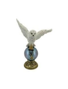 Buho sobre bola con...